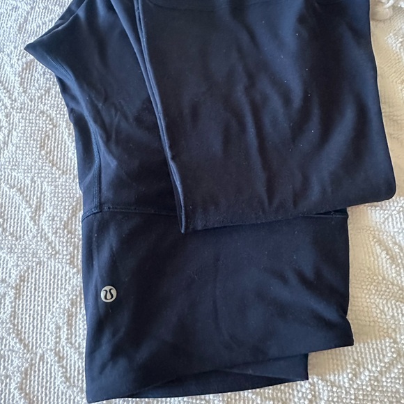 Lululemon Leggings - Navy/Flare - Picture 3 of 5